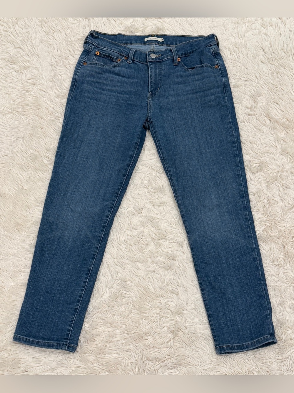 Levi’s Mid Rise Stretch Boyfriend Jeans Women’s Size 29 Medium Wash Relaxed Fit‎